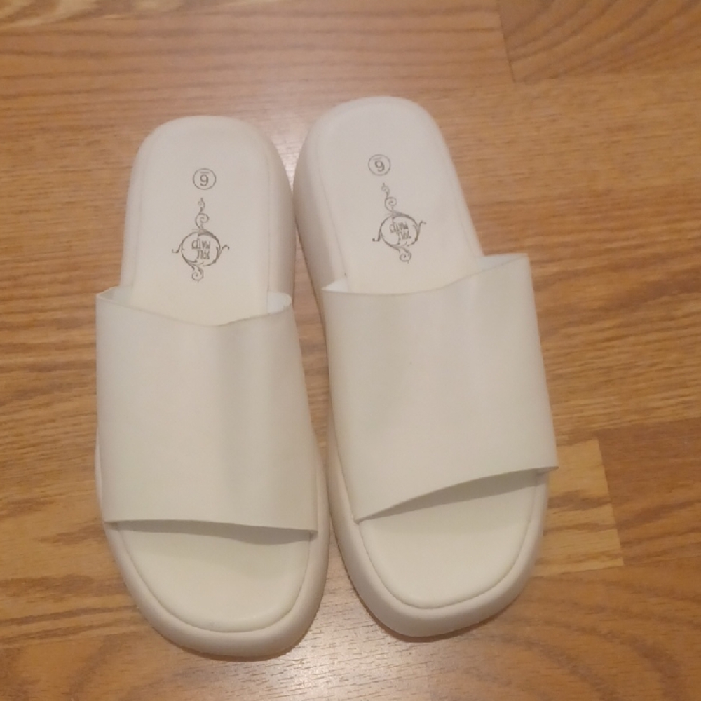 Sole Mates White Slide Sandals